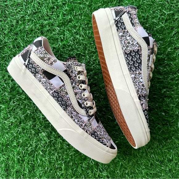 đź’«Vans Old Skool Patchwork Floral SEND OFFERS - Picture 2 of 8